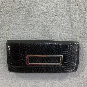 NWOT Tasha Purse Black Snakeskin Pattern Envelope Shoulder Chain Strap Party